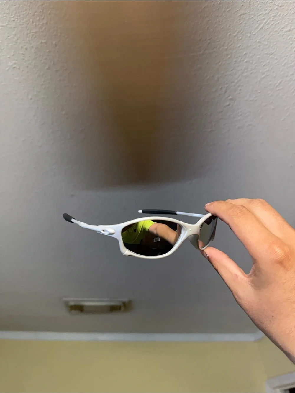 Cant oakley sunglasses